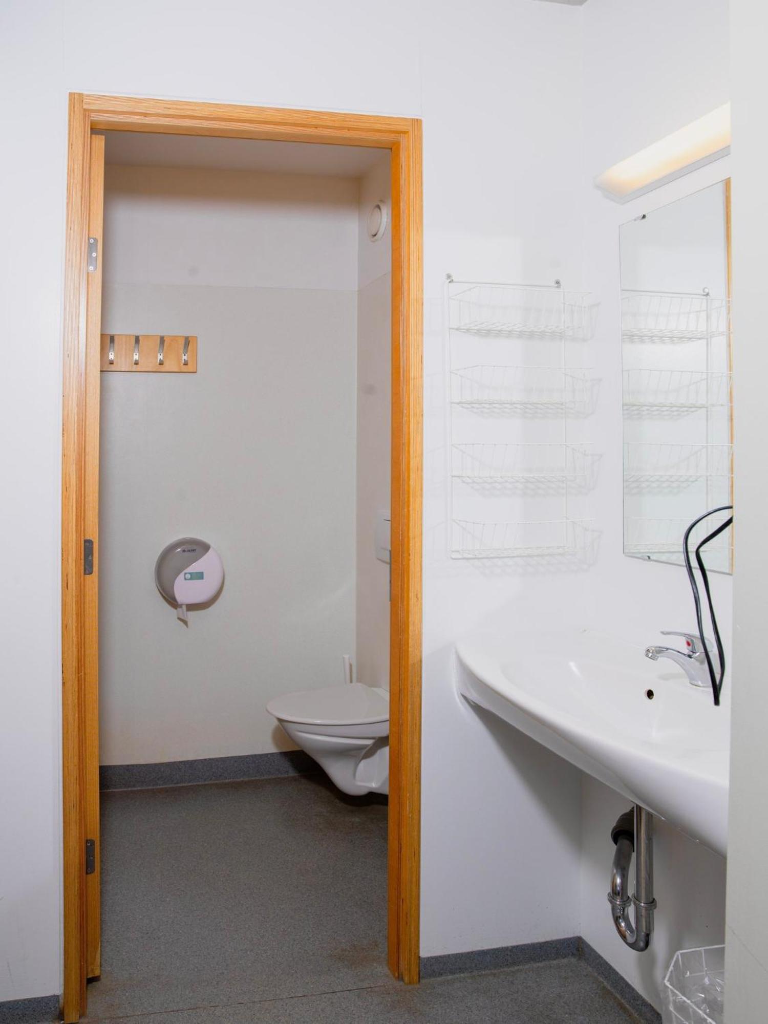 Twin Room Private Bathroom